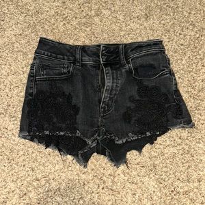 AMERICAN EAGLE black lace shorts